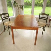 Mid Century Table & 2 Green Chairs w/ Rush Seats