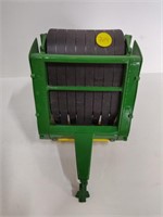 JOHN DEERE ROUND BALER