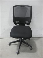 19"x 18.5"x 41" Rolling Office Chair