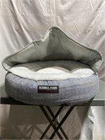Signature Pet Bed 22x22in (Light Use)
