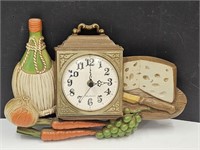 Vintage Working New Haven USA Kitchen Clock