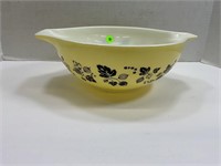 pyrex # 444 yellow and black gooseberry