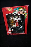 Looney Tune Sylvester & Tweedy Christmas Ornament