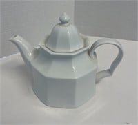Savoir Vivie Teapot