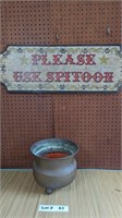 PLEASE USE SPITOON WOOD DÉCOR SIGN AND BRASS SPITO