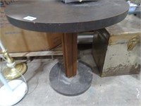 30" Round Table