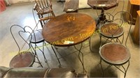 Ice cream table & 4 chairs