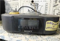 Sony AM / FM clock radio w/ light control -