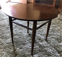 28" Round Lamp Table