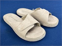 Women’s White Stag Cher Tan sandals Size 7