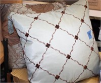 SELECTION OF ACCENT PILLOWS