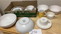 2, 9 inch pfaltzgraff bowls, 2, Mikasa cups and