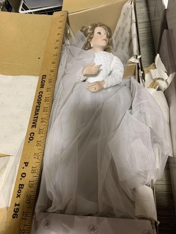 Ashton-Drake Galleries Bride Doll