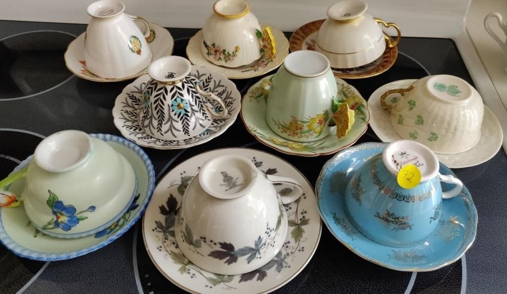 Various Teacups & Saucers incl. Royal Doulton