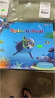 Kids splash pool