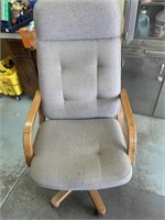 OFFICE CHAIR