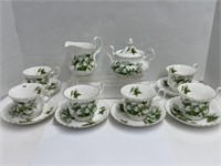 Royal Albert " Trillium " 6 Teacups & Saucers,