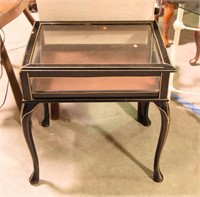 Lot #559 - Black lacquered lift top display