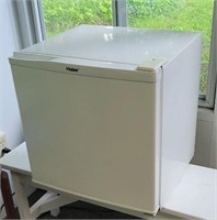 Haier dorm fridge w/freezer top section
