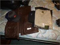 LARGE LEATHER VEST 2 XL SWEATERS, HATS