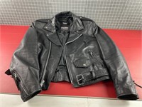 WILSONS LEATHER JACKET SIZE MEDIUM