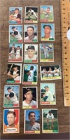 18 1961 Topps baseball cards
