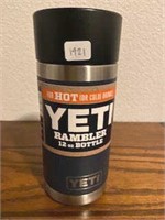 YETI 12 OZ BOTTLE WITH HOTSHOT CAP- NAVY