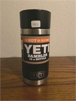 YETI 12OZ BOTTLE WITH HOTSHOT CAP- BLACK