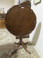 GIBBARD ANTIQUE TILT TOP LAMP TABLE