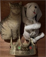 (R) Lot includes cat pillow, dog stuffed animal,