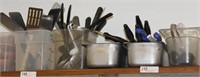 Shelf lot: 8 large containers of serving and