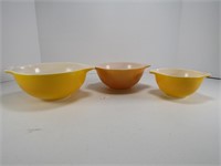 3- PYREX MIXING BOWLS