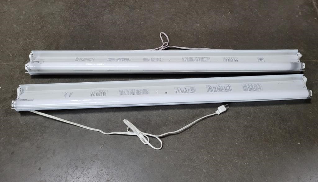 Set of 2 shop lights, untested, no shipping