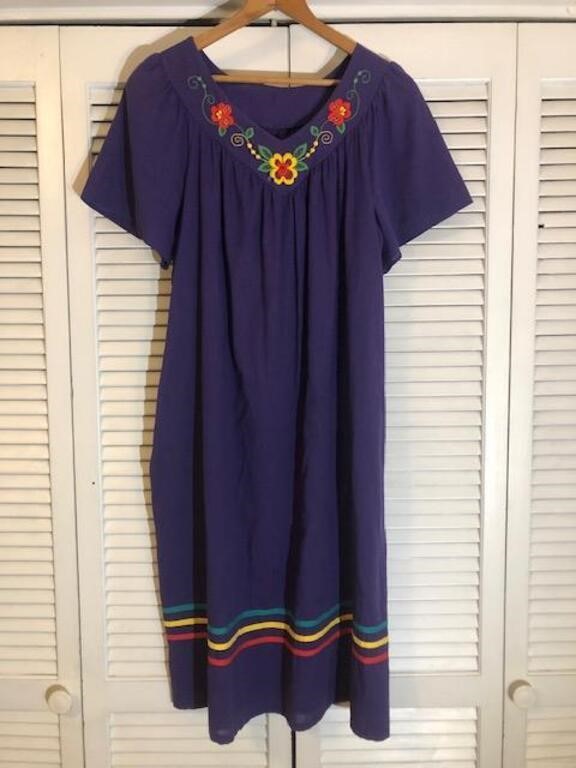 VINTAGE NIGHTGOWNS, HOUSECOATS, SLIPS & MORE - ENDS 6/30/24