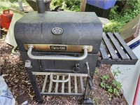 Dyna-Glo charcoal grill,