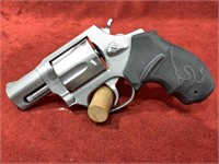 Taurus 9mm Revolver - mod 905 - with extra grips