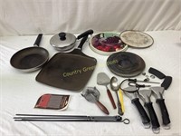 Assorted Kitchen Items