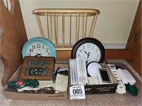 Clocks & thermometers incl. a La Crosse