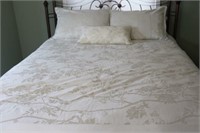White Duvet Cover, Pillows, & Matching Sheets