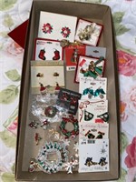 Costume Christmas Holiday Earrings & Pins