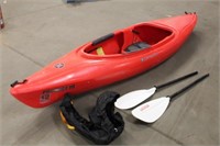 Perception Kayak w/Paddles & Skirt, Has Crack on