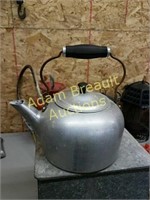 Vintage WearEver 9 inch teapot
