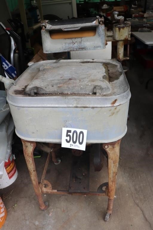 Vintage Washing Machine (BUYER RESPONSIBLE FOR