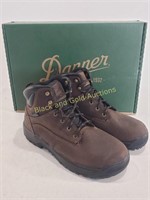 New Women's 6.5 Danner Caliper Waterproof Boots