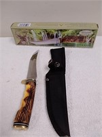 Like new 5-in fixed blade deer Skinner knife