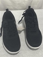 WOMENS SHOES 7.5