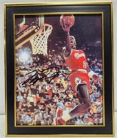 Framed Michael Jordan Signed 8x10 Photo Bulls