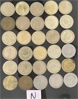 T - LOT OF COLLECTIBLE CASINO TOKENS (N)