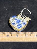 Porcelain brass heart bill box