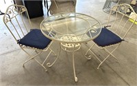 Metal patio table with chairs 31x29